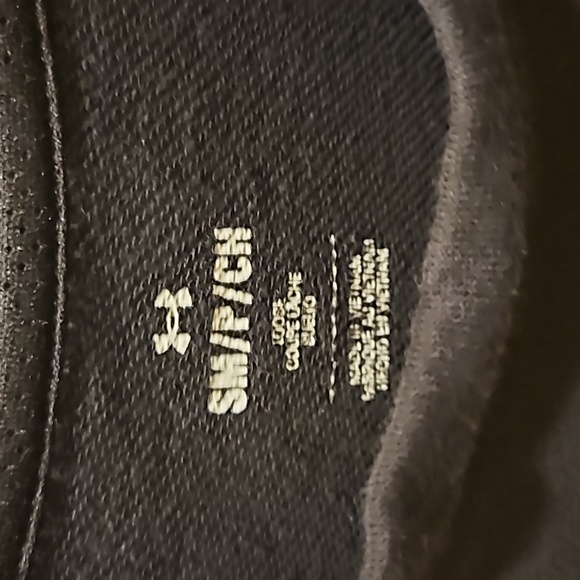 Under Armour long sleeve - Picture 3 of 4